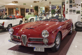 Alfa Romeo 2000 Spider (1959) - im Museum “Classic Car Collection” auf Malta (1959) Alfa Romeo 2000 Spider (1959) - im Museum “Classic Car Collection” auf Malta (1959)
