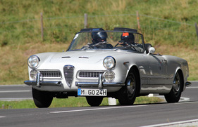 Alfa Romeo 2000 Touring Spider (1959) am Jochpass Memorial 2011 (Start-Nr. 089) (1959) Alfa Romeo 2000 Touring Spider (1959) am Jochpass Memorial 2011 (Start-Nr. 089) (1959)