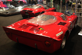 Alfa Romeo 33 Stradale (1967) - Heckansicht der Rennversion und der Strassenvariante (Techno Classica 2013) (1967) Alfa Romeo 33 Stradale (1967) - Heckansicht der Rennversion und der Strassenvariante (Techno Classica 2013) (1967)