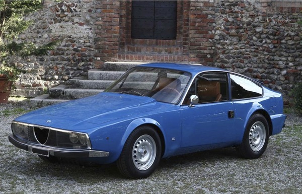 Alfa Romeo Junior 1600 Zagato (1972) - angeboten an der Artcurial Versteigerung "Automobiles Sur les Champs VI" am 20. Oktober 2013