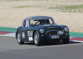 Austin-Healey 3000 (1961) - im Rennen R7 der Gentlemen Drivers am AvD Oldtimer Grand Prix 2013 (1961) Austin-Healey 3000 (1961) - im Rennen R7 der Gentlemen Drivers am AvD Oldtimer Grand Prix 2013 (1961)