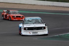 BMW 320 E21 Junior Team (1977) - am BMW-Rennen R9 - AvD Oldtimer Grand Prix 2013 (1977) BMW 320 E21 Junior Team (1977) - am BMW-Rennen R9 - AvD Oldtimer Grand Prix 2013 (1977)