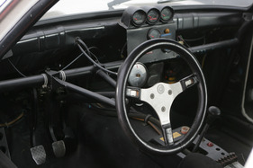 BMW 320 Grp 5 (1977) - Der nüchterne Arbeitsplatz, immerhin war das Lenkrad höhenverstellbar (1977) BMW 320 Grp 5 (1977) - Der nüchterne Arbeitsplatz, immerhin war das Lenkrad höhenverstellbar (1977)