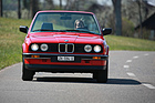 Artikelbild BMW 320i Convertible - serene time machine for sun worshippers