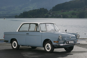 BMW 700 LS (1962) - die inneren Qualitäten sind gut verborgen, schon 1959 mit Einzelradaufhängungen rundum (1962) BMW 700 LS (1962) - die inneren Qualitäten sind gut verborgen, schon 1959 mit Einzelradaufhängungen rundum (1962)