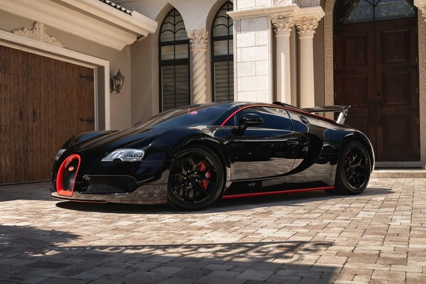 Bugatti Veyron 16.4 Grand Sport (2012) - Lot 14 at the Bonhams Miami auction on May 4, 2024