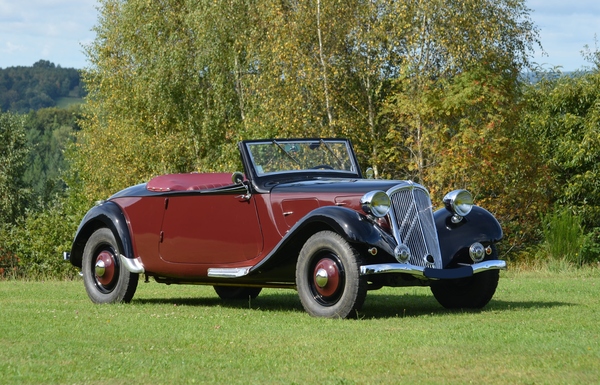 Citroën Traction 7B Cabriole (1934) - angeboten an der Artcurial-Versteigerung "Sur les Champs 6" vom 20. Oktober 2013
