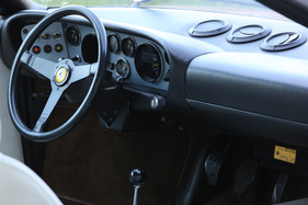 Dino 308 GT4 (1974) - das Lenkrad kam von Momo