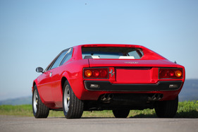 Dino 308 GT4 (1974) - mit nachträglich angebrachtem Ferrari-Rösschen