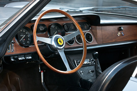 Ferrari 330 GT (1967) - prächtiges Armaturenbrett