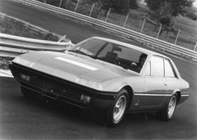 Ferrari 365 GT4 2+2 (1972) - klassische Pininfarina-Eleganz beim vierplätzigen Ferrari (1972)