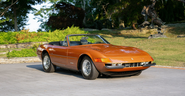 Ferrari 365 GTS/4 Daytona Spider by Scaglietti (1972) - Lot No. 357 -