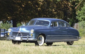 Hudson Commodore 8 Limousine (1950) - angeboten an der Artcurial Versteigerung "Automobiles Sur les Champs VI" am 20. Oktober 2013