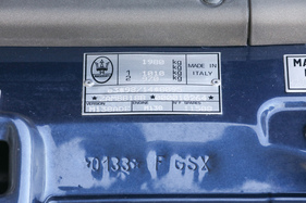 Maserati Spyder Cambiocorsa (2003) - Chassis badge