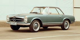 Mercedes Benz 230 SL (1963) - überdurchschnittlich grosse Glasflächen dank hochgezogenen Seitenscheiben beim Hardtop (1963) Mercedes Benz 230 SL (1963) - überdurchschnittlich grosse Glasflächen dank hochgezogenen Seitenscheiben beim Hardtop (1963)