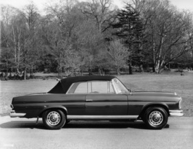 Mercedes-Benz 250 SE Cabriolet (1966) - das optisch mit den 220 und 300 SE Cabriolets, die es ersetzte, identische Fahrzeug wurde im Oktober 1966 an der Earls Court Show in London präsentiert