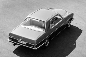 Mercedes-Benz 280 CE (1971) - vergrösserter Motor mit elektronischer Benzineinspritzung bei diesem Modell (1971) Mercedes-Benz 280 CE (1971) - vergrösserter Motor mit elektronischer Benzineinspritzung bei diesem Modell (1971)