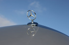 Mercedes-Benz 300 SEL 6.3 (1972) - Stolz steht der Stern auf der Motorhaube
