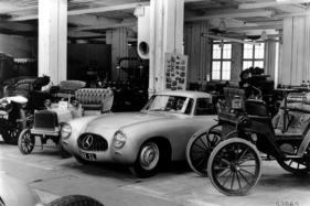 Mercedes Benz 300 SL (1952) - W 194 - aufgenommen um das Jahr 1955 im alten Mercedes-Benz-Museum (1952) Mercedes Benz 300 SL (1952) - W 194 - aufgenommen um das Jahr 1955 im alten Mercedes-Benz-Museum (1952)