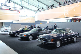 Mercedes Benz 300 SL (1988) - neben den Brüdern der Baureihe R129 auf als "Young Classics" auf dem Mercedes-Stand - an der Retro Classics Stuttgart 2013 (1988) Mercedes Benz 300 SL (1988) - neben den Brüdern der Baureihe R129 auf als "Young Classics" auf dem Mercedes-Stand - an der Retro Classics Stuttgart 2013 (1988)