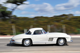 Mercedes-Benz 300 SL Roadster (1962) - angeboten als Lot 108 an der RM Auction Villa Erba am 25. Mai 2013 (1962) Mercedes-Benz 300 SL Roadster (1962) - angeboten als Lot 108 an der RM Auction Villa Erba am 25. Mai 2013 (1962)