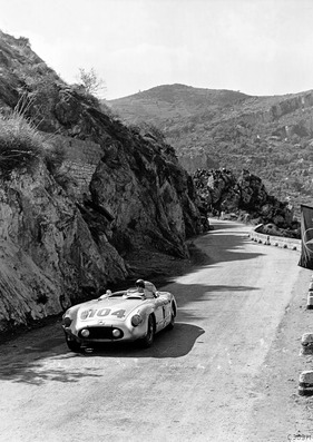 Mercedes-Benz 300 SLR (1955) - Peter Collins am 16. Oktober 1955 an der Targa Florio - er fuhr zusammen mit Stirling Moss fuhr (1955) Mercedes-Benz 300 SLR (1955) - Peter Collins am 16. Oktober 1955 an der Targa Florio - er fuhr zusammen mit Stirling Moss fuhr (1955)