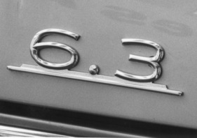 Mercedes-Benz 450 SEL 6.9 (1975) - das Emblem des Vorgängers 300 SEL 6.3 (1975) Mercedes-Benz 450 SEL 6.9 (1975) - das Emblem des Vorgängers 300 SEL 6.3 (1975)