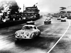 Porsche 356 (1951) - Beim ersten Einsatz zu den 24 Stunden von Le Mans am 23./24. Juni 1951 gingen von Porsche zwei 356/2 Gmünd Coupés mit Aluminium-Karosserie an den Start. (1951) Porsche 356 (1951) - Beim ersten Einsatz zu den 24 Stunden von Le Mans am 23./24. Juni 1951 gingen von Porsche zwei 356/2 Gmünd Coupés mit Aluminium-Karosserie an den Start. (1951)