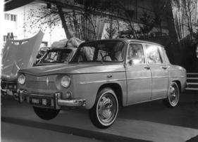 Renault R 8 (1963) - Hauptmodell im Renault-Kleinwagenprogramm, Scheibenbremsen an allen Rädern (1963) Renault R 8 (1963) - Hauptmodell im Renault-Kleinwagenprogramm, Scheibenbremsen an allen Rädern (1963)