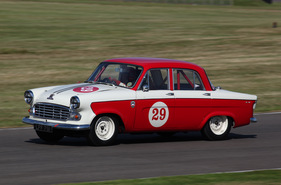 Standard Vanguard Phase III (1959) - Rennen R5 und R12 - St Mary's Trophy am Goodwood Revival 2012 (1959)