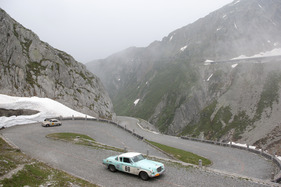 Studebaker Power Hawk (1956) - an der Rallye Peking-Paris 2013 - Sonderprüfung Tremola Tag 31 (1956) Studebaker Power Hawk (1956) - an der Rallye Peking-Paris 2013 - Sonderprüfung Tremola Tag 31 (1956)