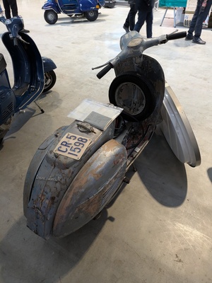 Image: Vespa (19xx) - with a non-original license plate